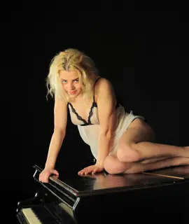 Анкета массажистки Линда - Фото 1, метро Сенная пл., 20 лет, №2205