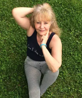 Анкета массажистки Лера - Фото 1, метро Озерки, 44 года, №2324